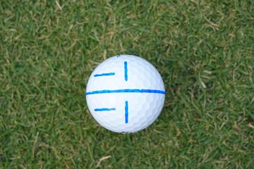 タイガー使用で話題の新ボール『TOUR Bシリーズ』 西郷真央、原英莉花