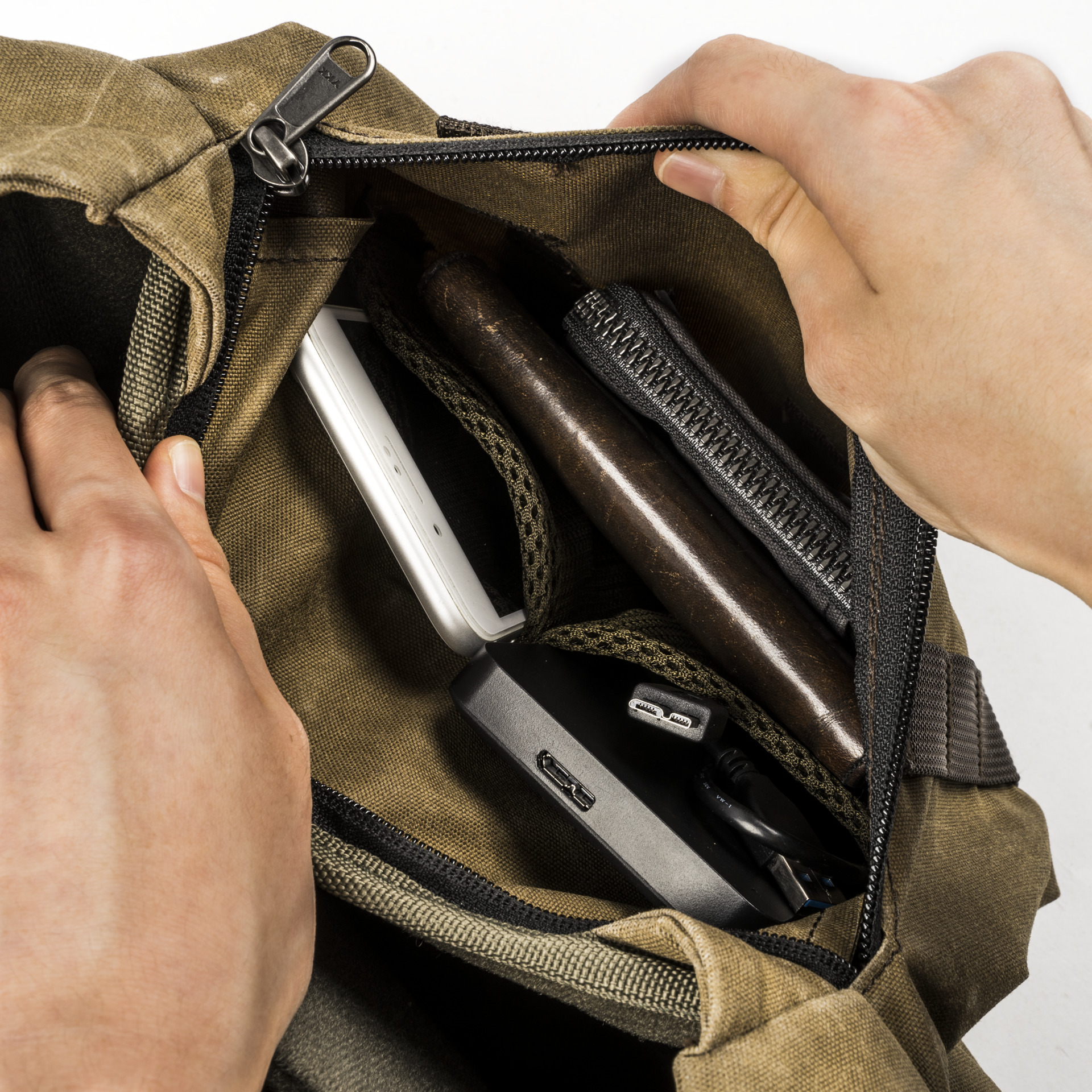 PILOT UPGRADE」旅行向けカメラバッグ 7L - カメラバッグ & 日常用