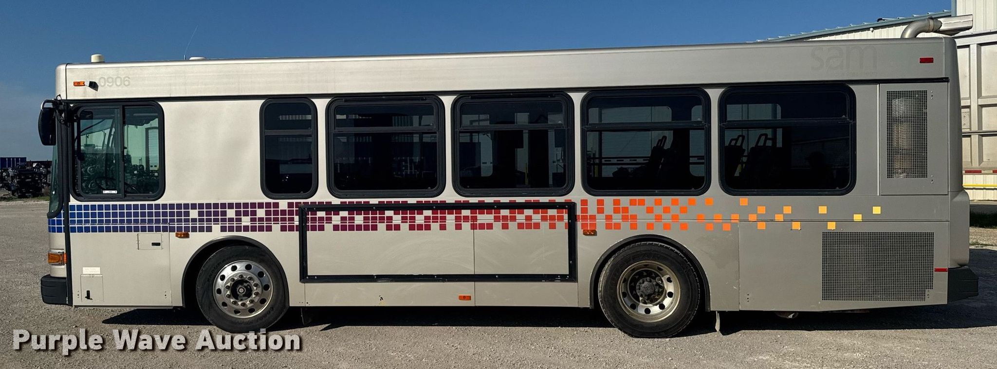 2009 Gillig G27E102N2 shuttle bus in Stockton, KS | Item ER2089