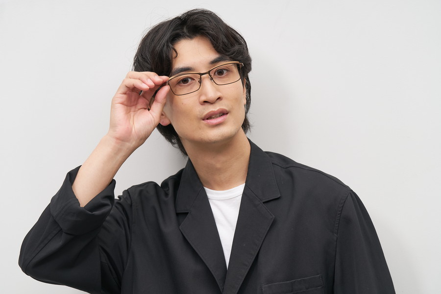 スペシャルプライス]ビジネスシーンにおすすめのスクエア/FLIP UP(跳ね