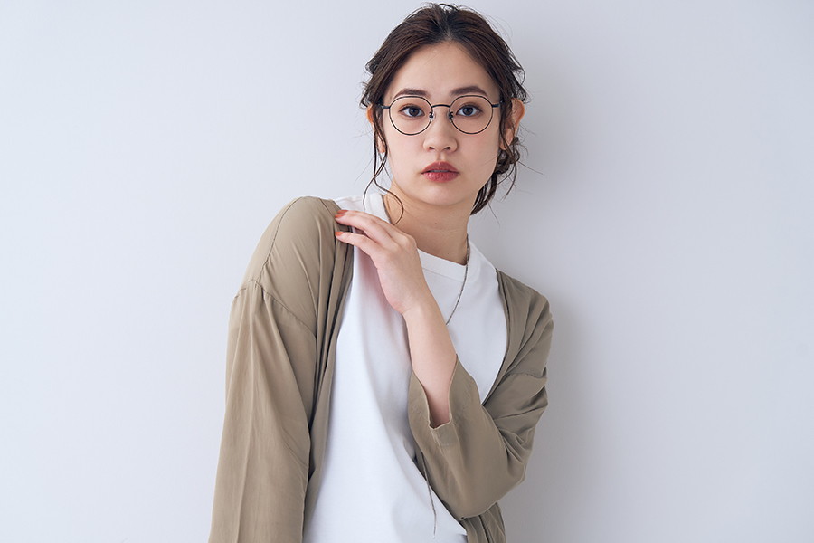 スペシャルプライス]ミニマルなデザインのボストンフレーム