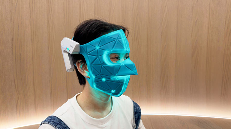 光美容とリフトケアの二刀流！ヤーマンの最新美顔器「ブルーグリーン