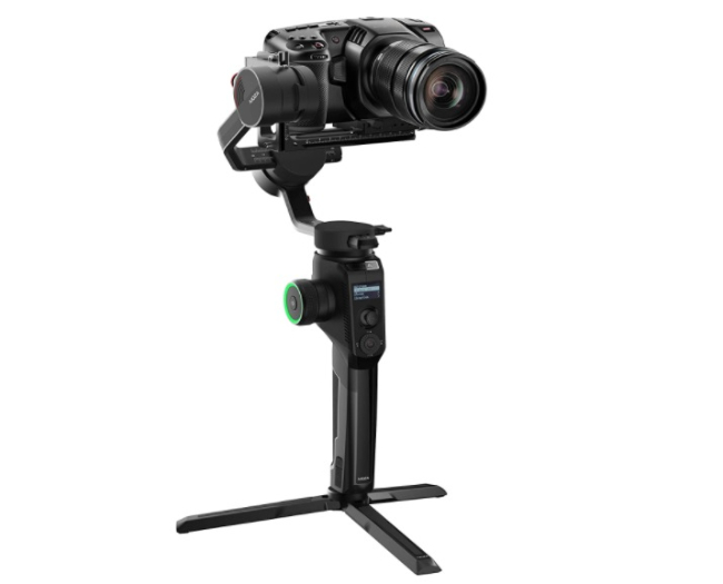 手ブレを抑えてなめらかに動く映像を撮れるカメラ用スタビライザー