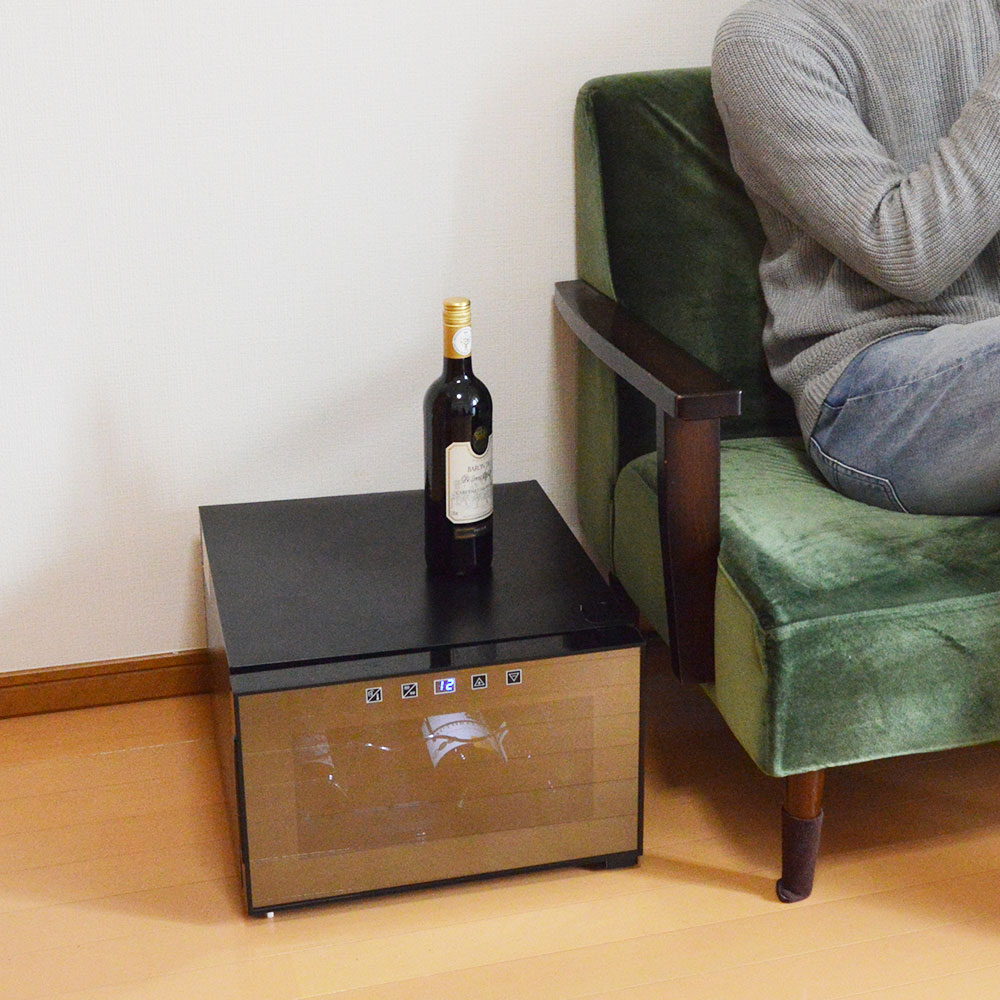 冷蔵庫の上にも置けるサンコーの小型ワインセラー『俺のワイン