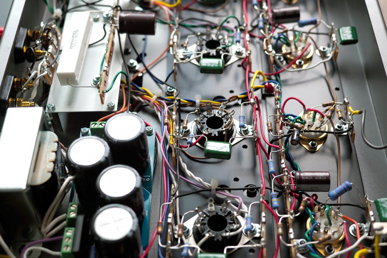 秋の夜長は真空管アンプ作りにチャレンジ！SUNVALLEY「SV-P1616D/多極