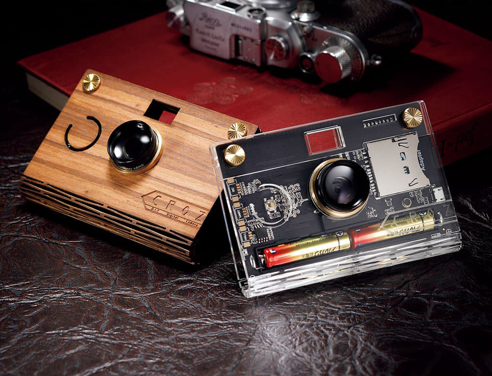 スパイカメラみたい!?紙のように薄いPaperShootのトイカメラ「CROZ