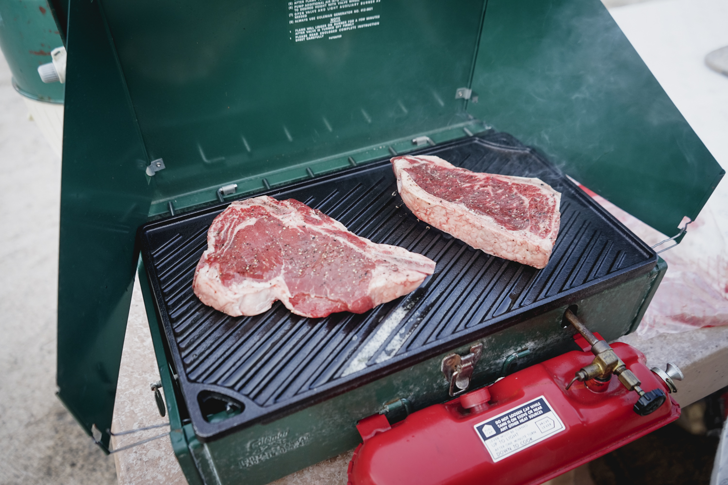 手間がかかるけど味がある！ビンテージ感たっぷりのツーバーナー