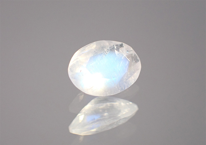 Blue-Moonstone02.jpg