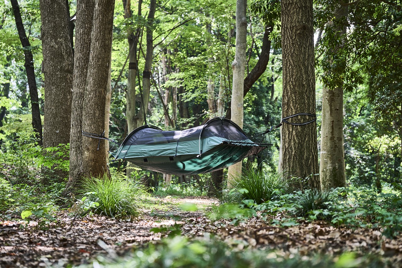 秘密基地のような場所でのんびり読書したいんです。LAWSON HAMMOCKの