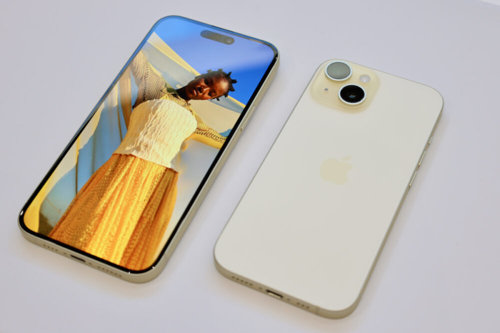 新しいiPhoneはハダカで使いたいほど美しい【iPhone 15】 | Dig-it