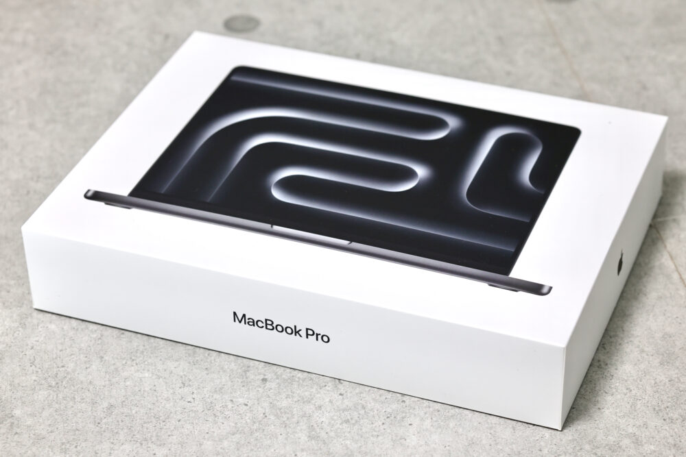 黒い最強モデル。105万6800円のMacBook Pro 14インチ（M3 Max）を試す