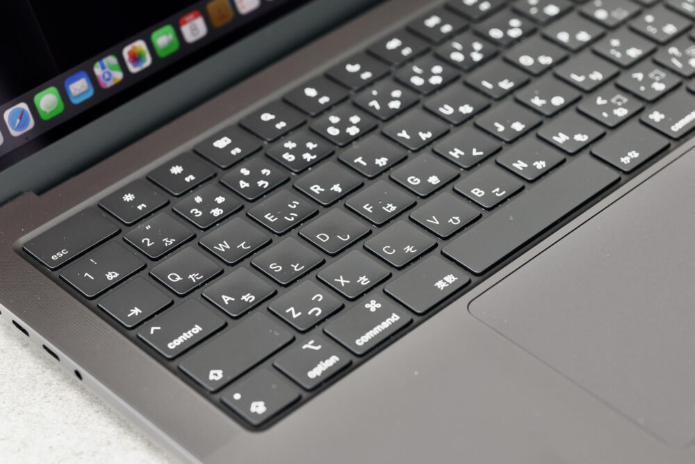 黒い最強モデル。105万6800円のMacBook Pro 14インチ（M3 Max）を試す