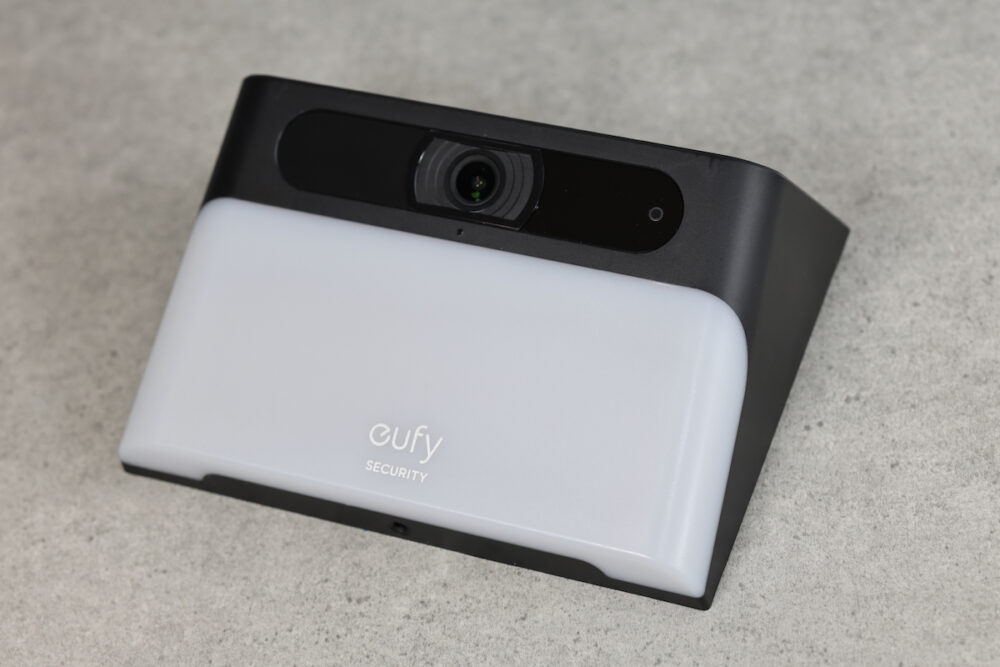 Eufy Solar Wall Light Cam S120はワイヤレスの防犯カメラとして