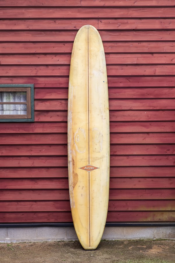 サーフィンだってヴィンテージ！“ピッグ”のボードで大人のクラシカル