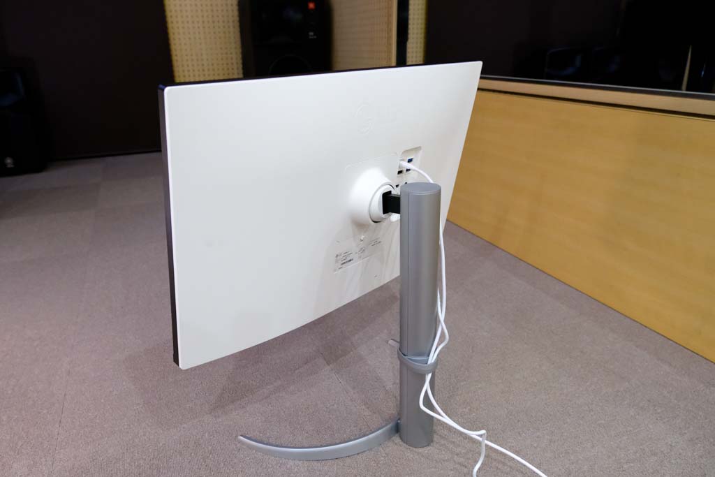 LG 27UP850はUSB-C1本で接続と充電ができる4K60Hzモニター｜MacBook