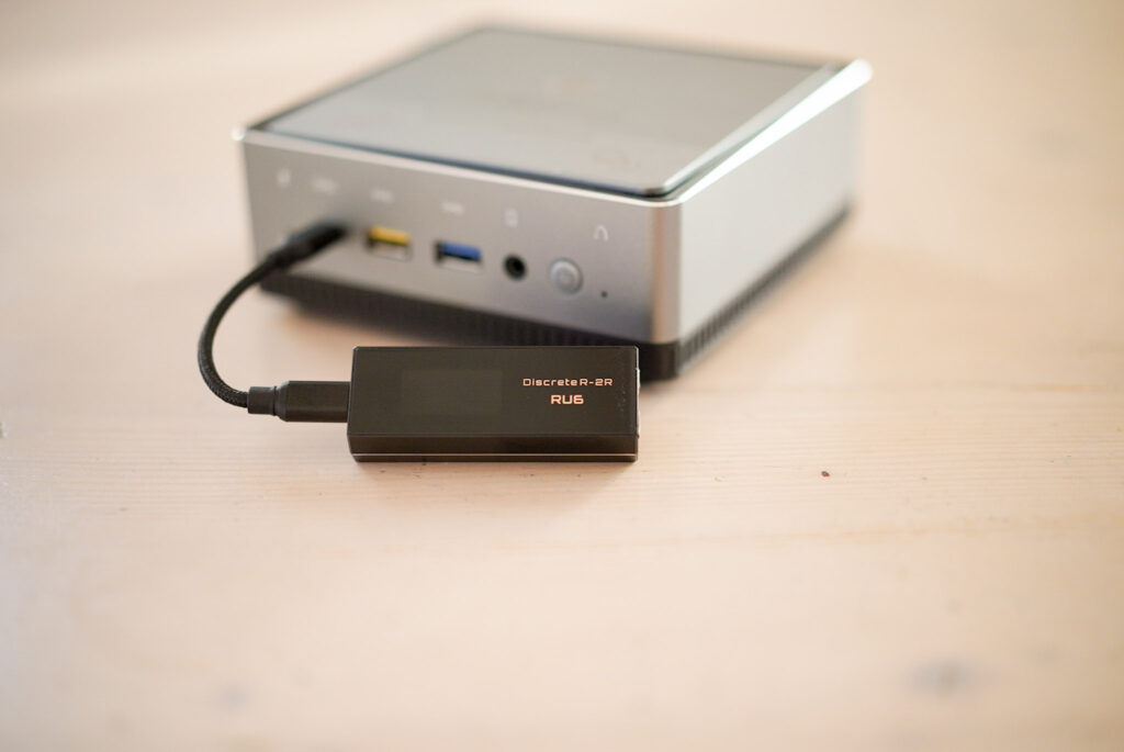 MinisForum Deskmini UM700レビュー Ryzen7搭載PCでゲームも出来る小型