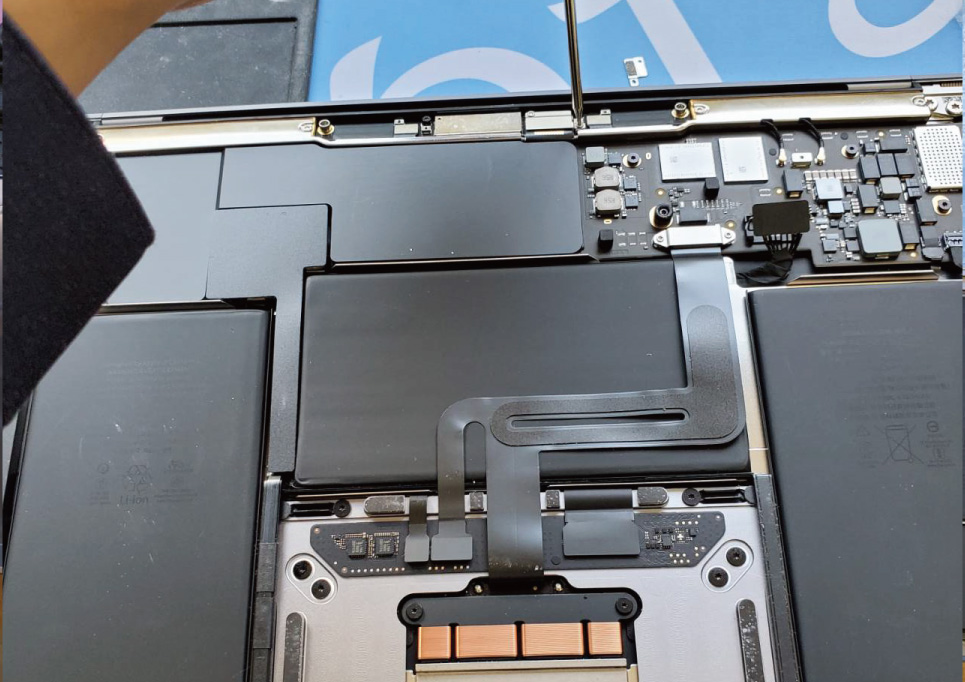 2025年版】MacBook Air MacBook Proの画面修理と料金 | 武蔵小杉の