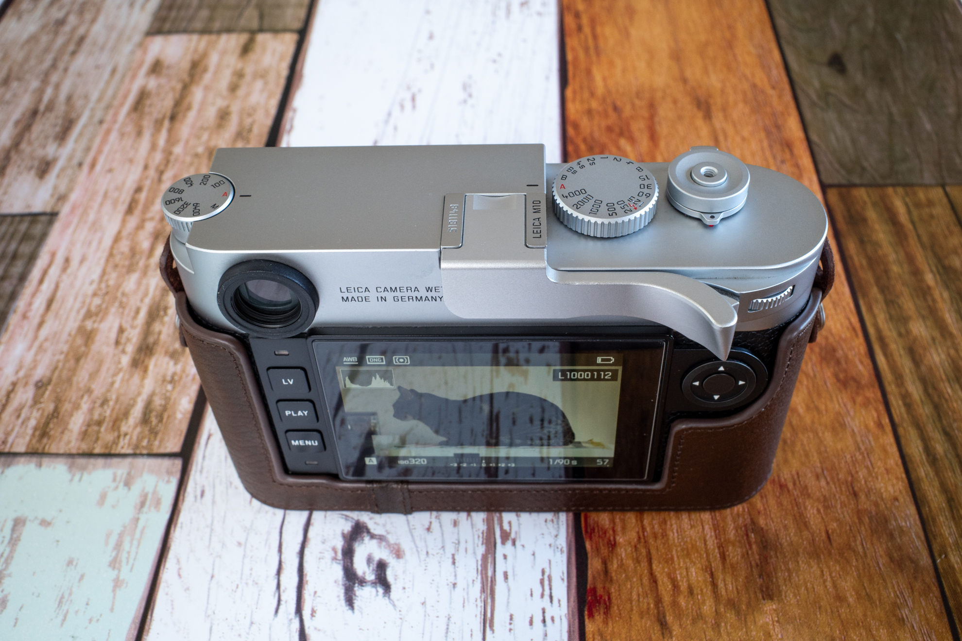 M10-P ボディ + 純正サムレスト 予備バッテリー付属 LEICA M10の