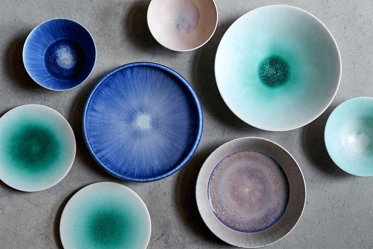 色の小宇宙 「岩崎龍二のうつわ」というアート | Discover Japan