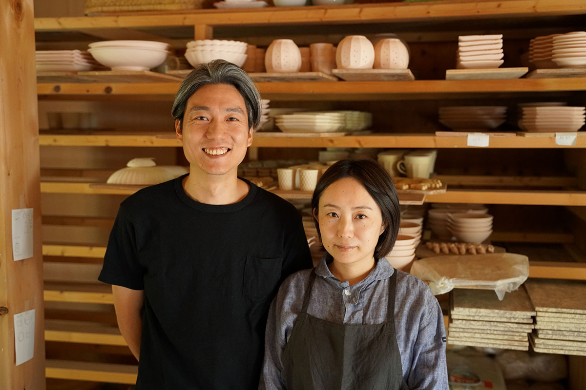 阿部春弥 個展》骨董のような佇まいが食卓に華を添える | Discover