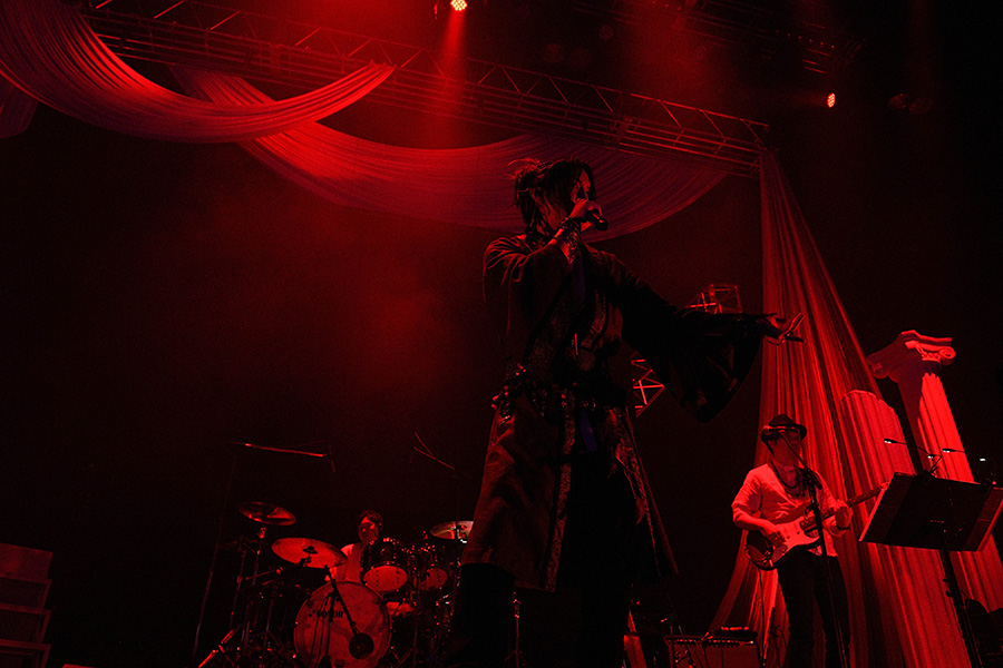 宮下 遊、唯一無二の歌声に光と映像でZeppDiverCityを彩る！｜DI:GA