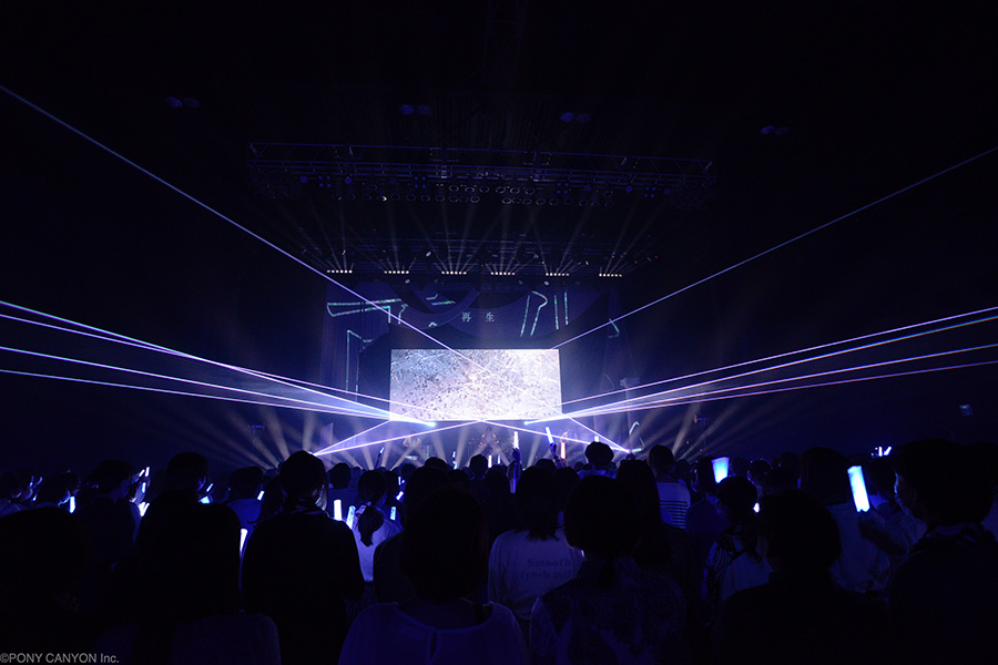 宮下 遊、唯一無二の歌声に光と映像でZeppDiverCityを彩る！｜DI:GA