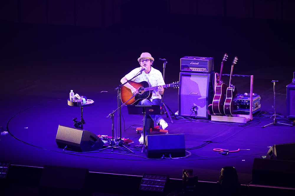 奥田民生、ソロ30周年記念ライブ『59-60』で両国国技館2DAYSをレポート