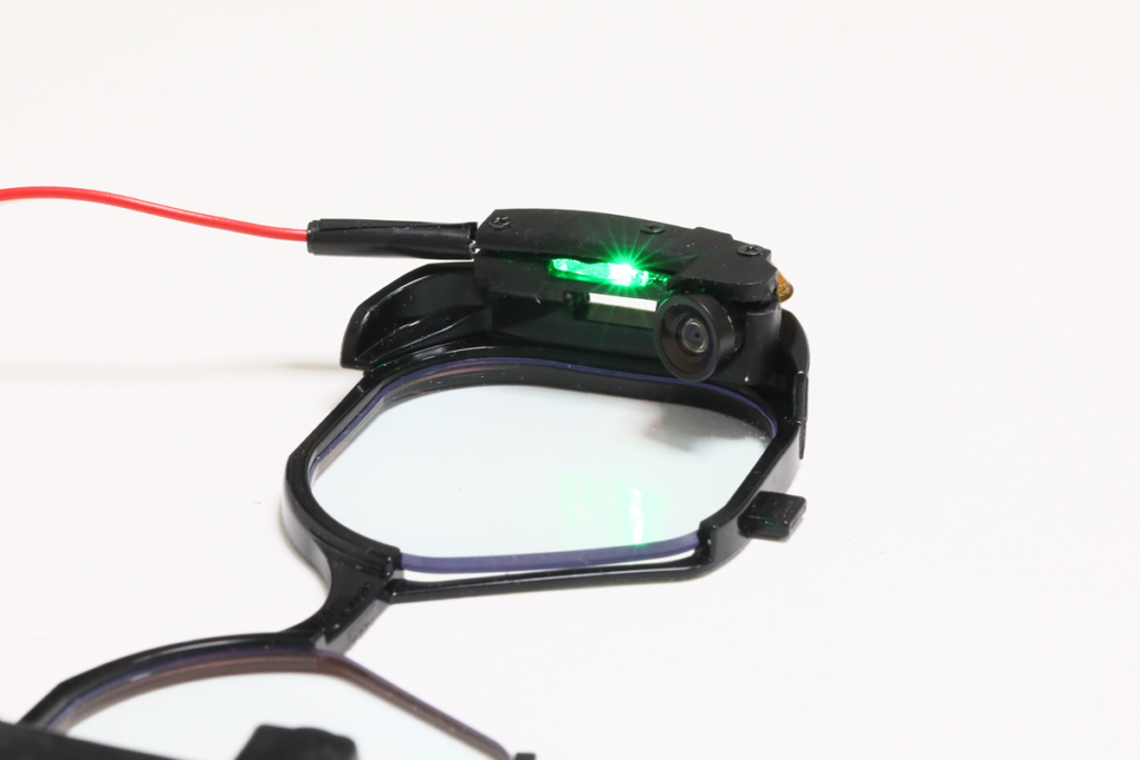 VR周辺機器開発チーム「Vlugin」参画と汎用アイトラッキングデバイス