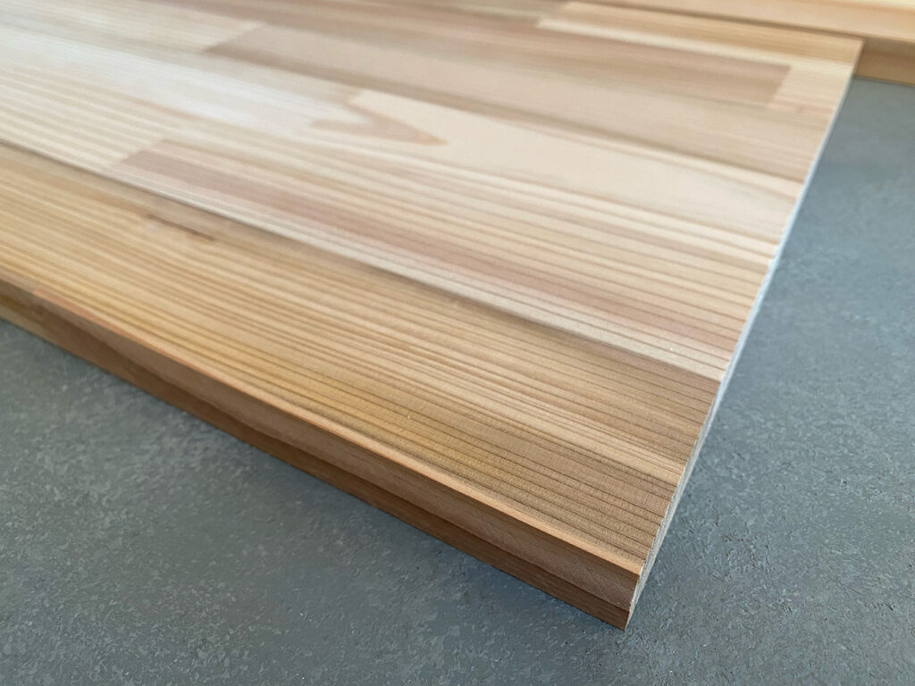 一枚板から無駄なく作る！杉集成材で本棚をDIY（設計図あり