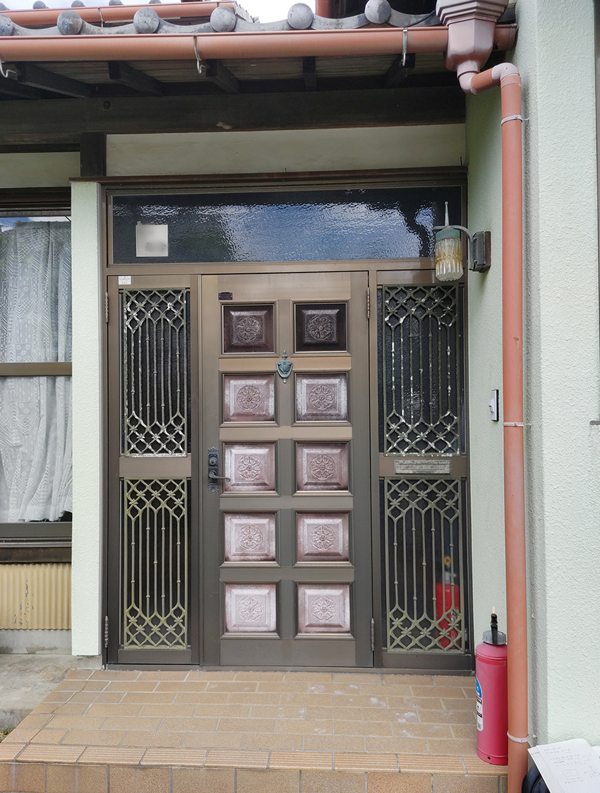 磐田市O様 LIXILリシェントP15型 老朽化した玄関ドアを引戸にリフォーム！