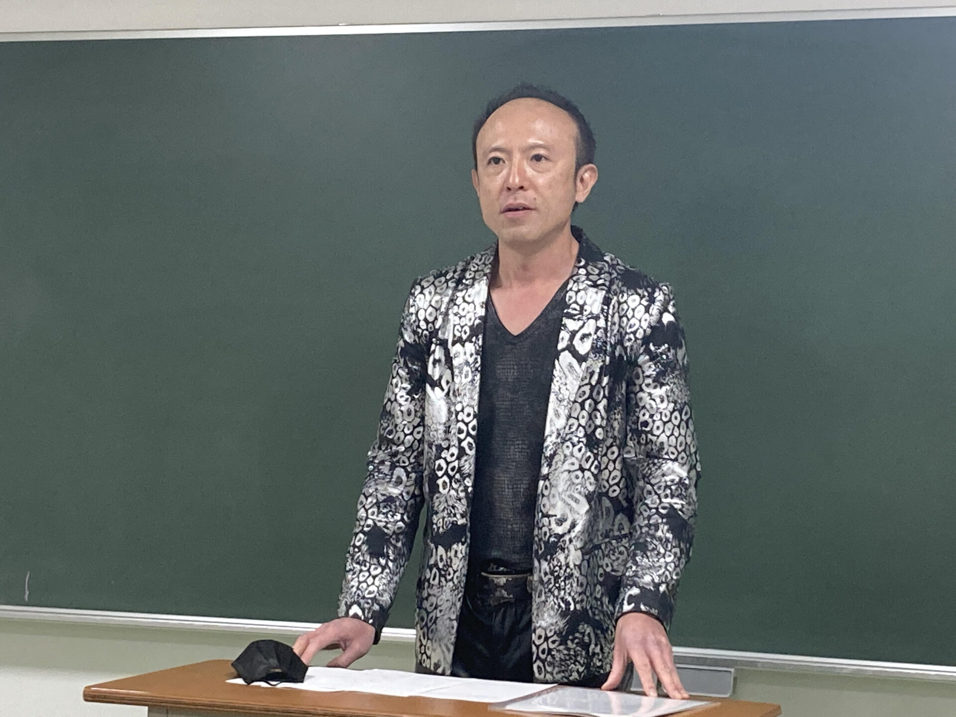 オンライン学習塾なら有名予備校講師を独占できる【ドクセン塾】