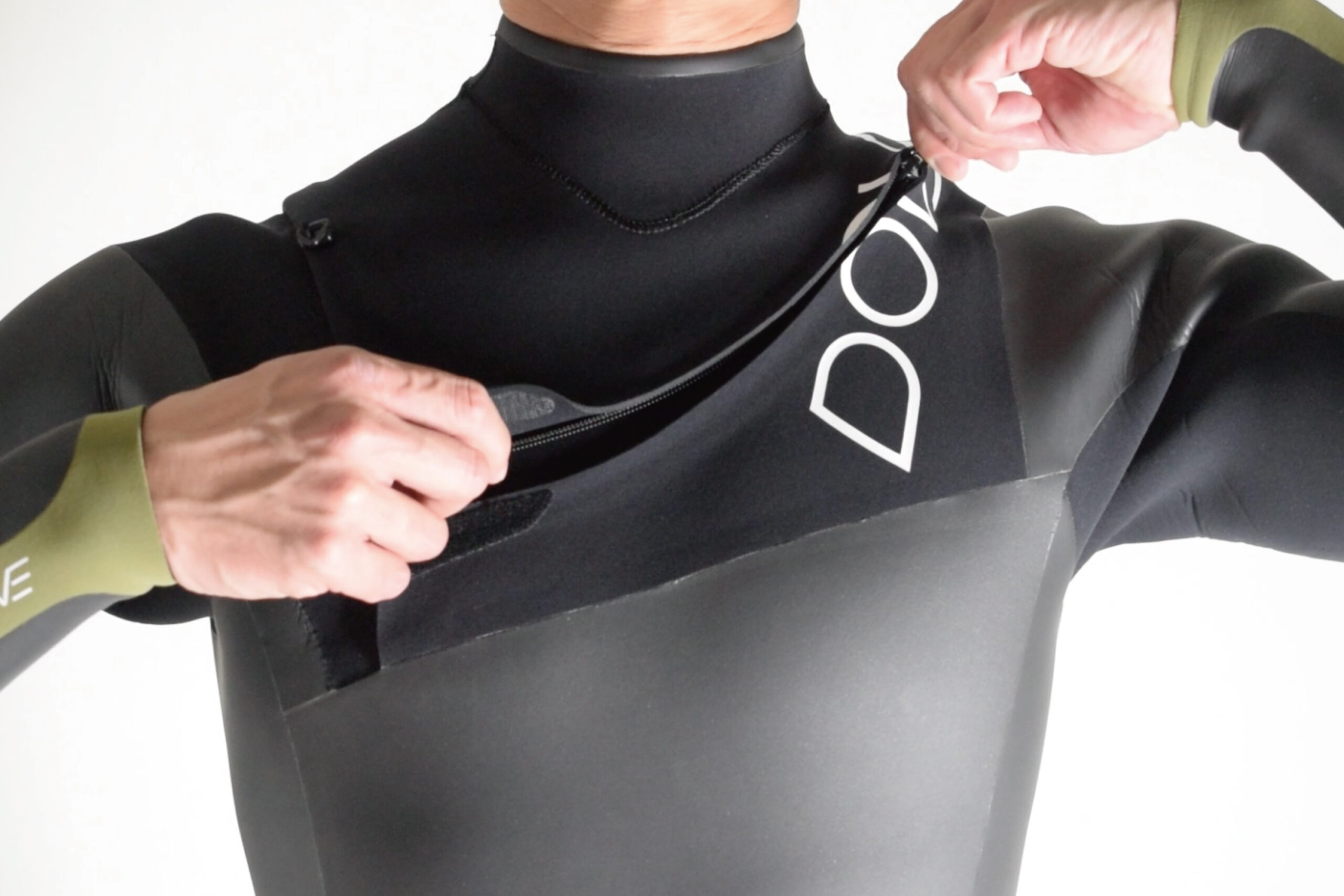 ZIP system「HALF CHEST ZIP」の紹介 | 国産高級ウェットスーツのDOVE