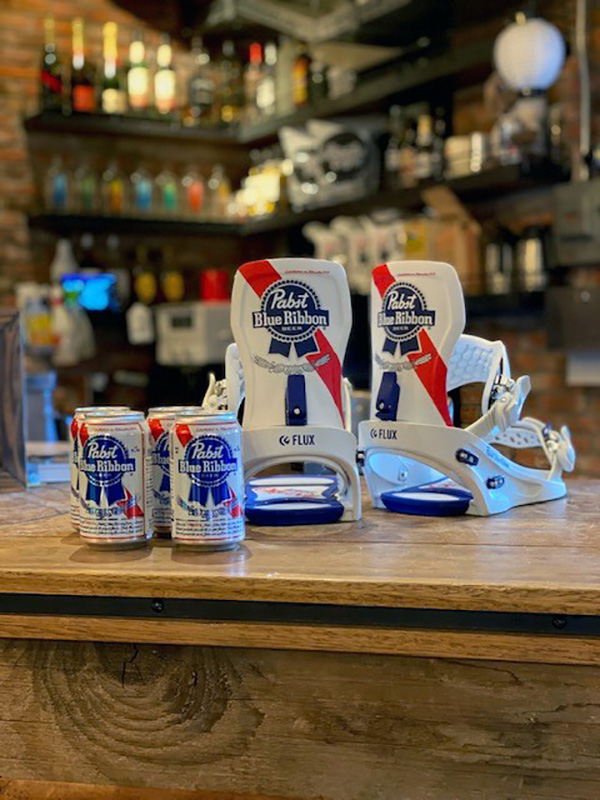注目のFLUX XF × PABST BLUE RIBONコラボモデルが来月発売へ | 日本一