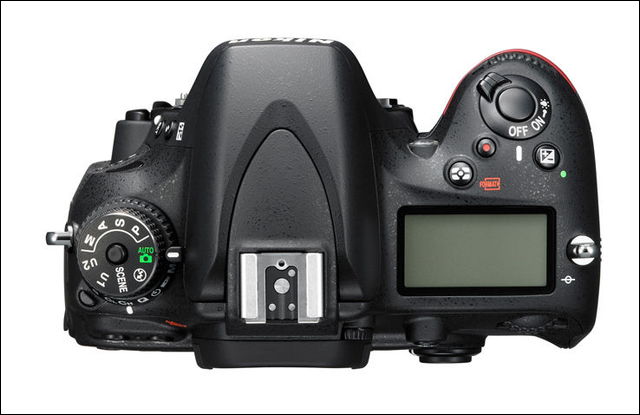 みんなのための「フルサイズ一眼レフ」小型・軽量ボディーのニコン