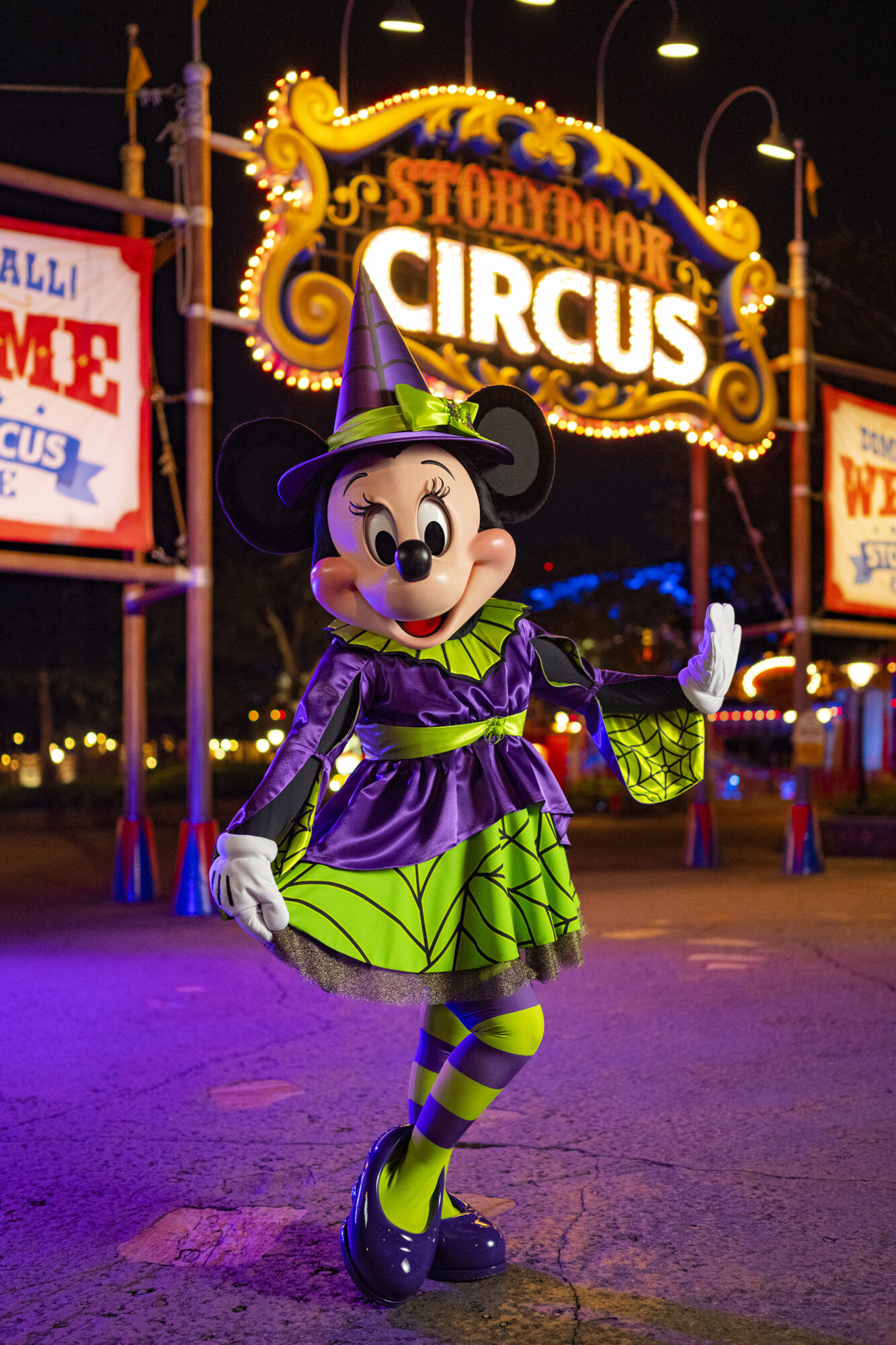 ハロウィーン新衣装で登場 フロリダ ウォルト・ディズニー・ワールド