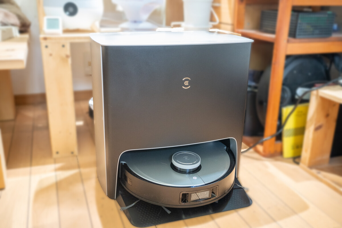 自動ゴミ収集機能にモップの自動洗浄機能も搭載「ECOVACS DEEBOT T10