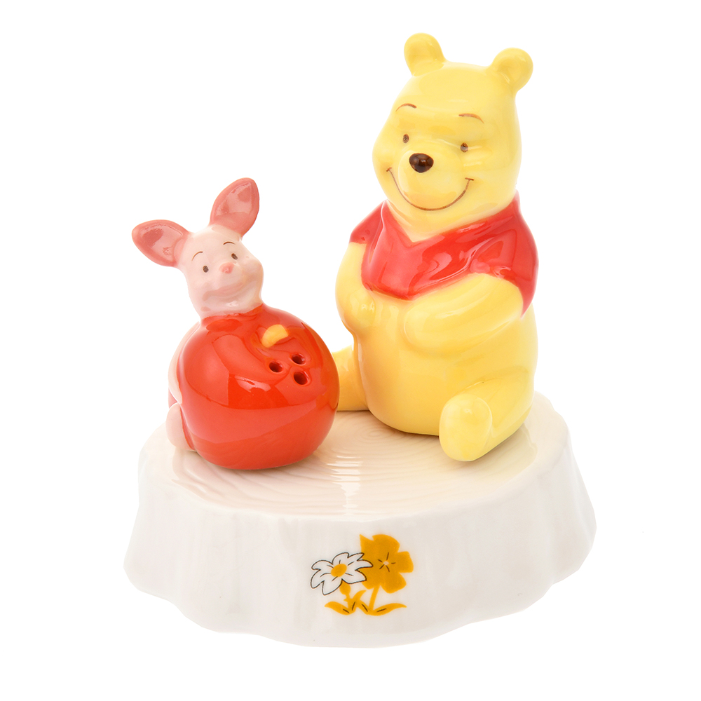 くまのプーさん』と『ふしぎの国のアリス』！ディズニーストア