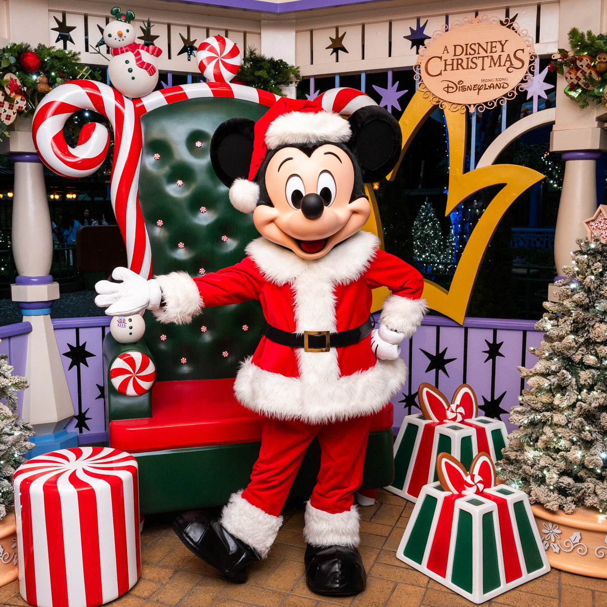 サンタミッキーがファンタジー・ガーデンに！香港ディズニーランド