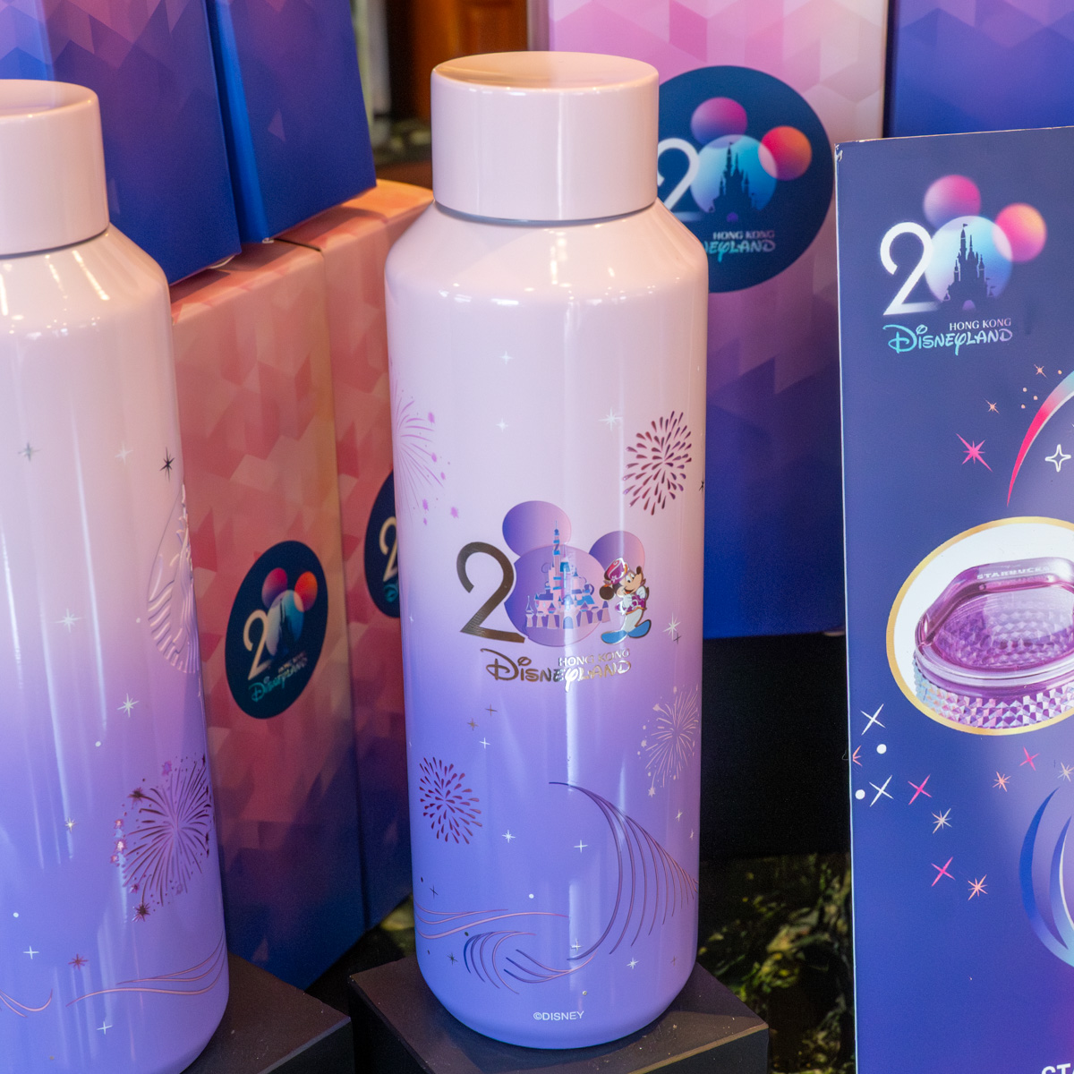 紫色のグラデーションが美しい！香港ディズニーランド／スターバックス