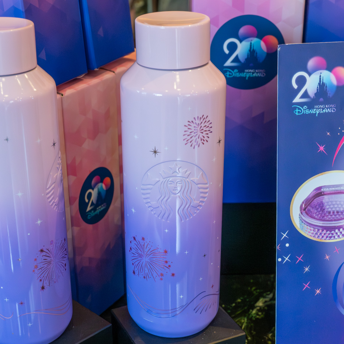 紫色のグラデーションが美しい！香港ディズニーランド／スターバックス