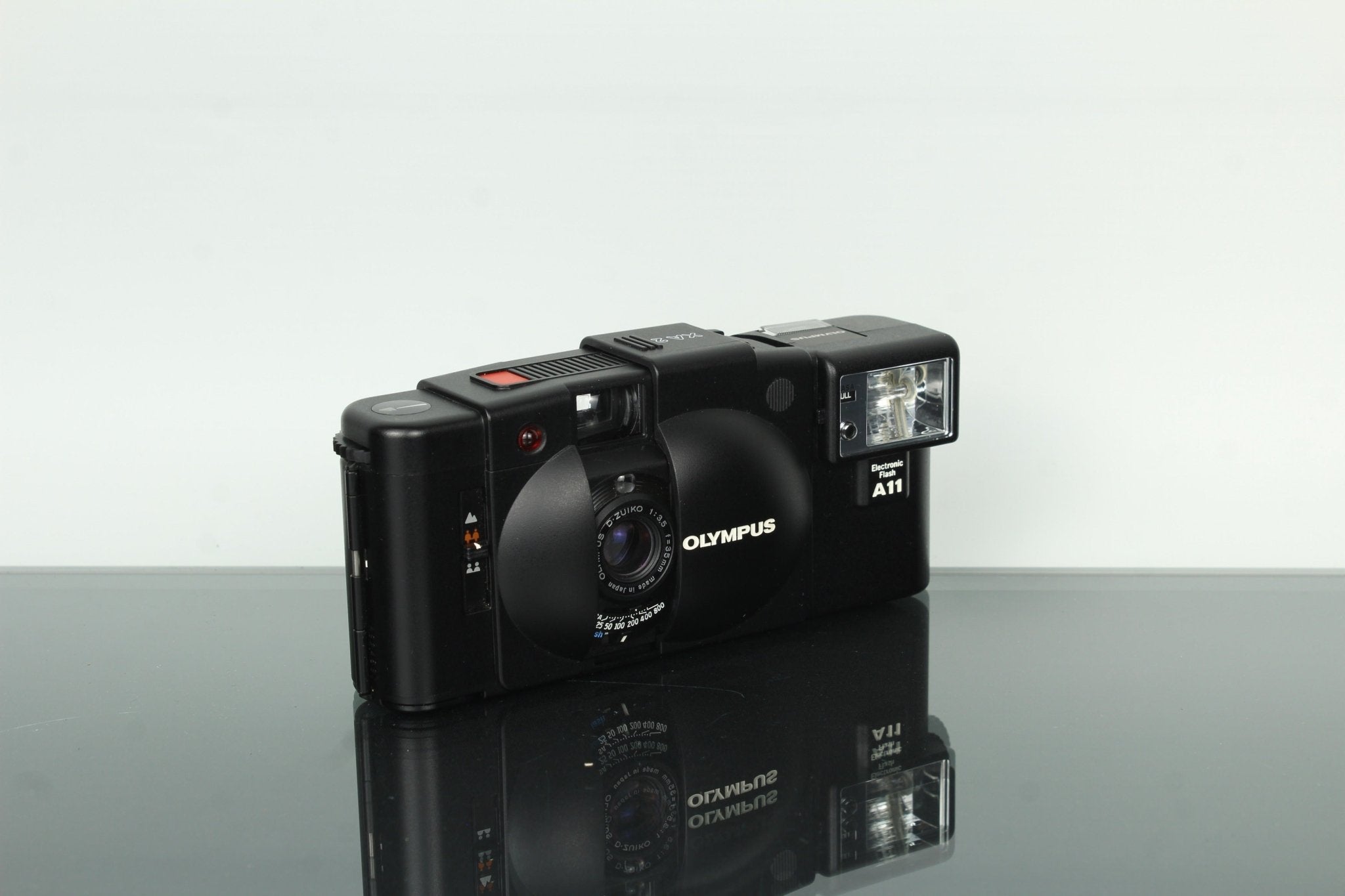 Olympus XA2 35mm Compact Film Camera with A11 Flash – Dutch|Thrift