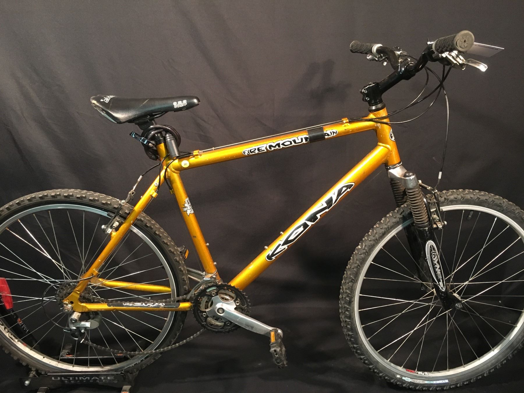 GOLD KONA FIRE MOUNTAIN 24 SPEED FRONT SUSPENSION MOUNTAIN BIKE