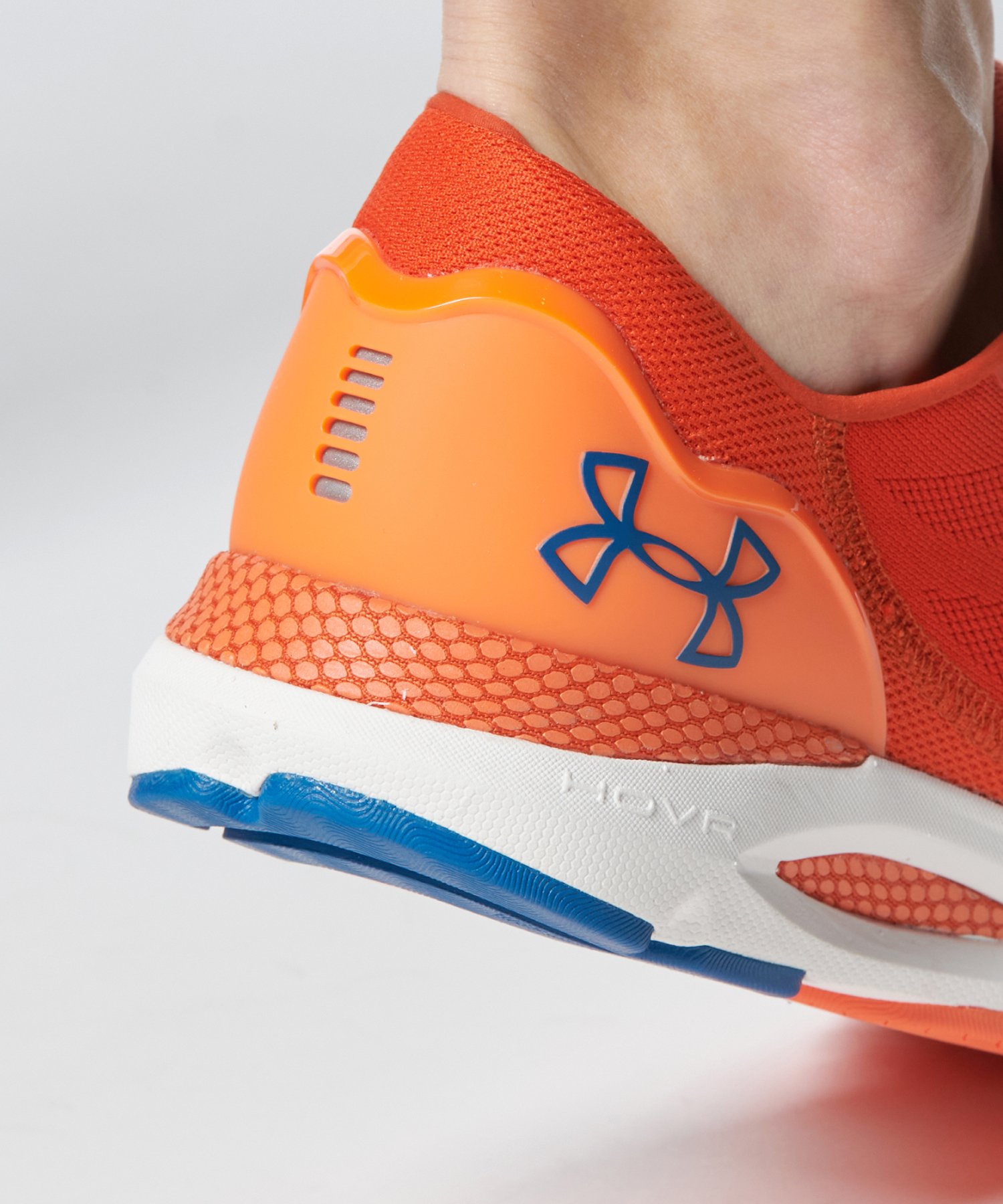 アンダーアーマー公式】 UAホバー ソニック6 ワイド（ランニング/MEN）