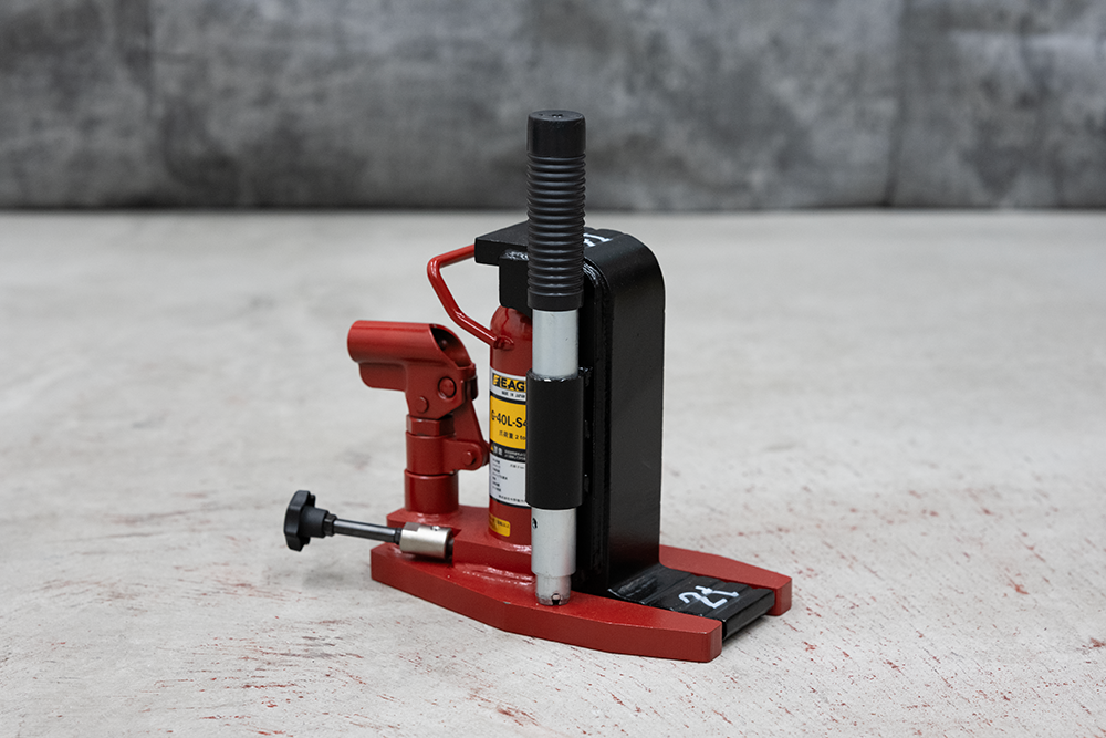 防災資機材用爪つきジャッキ | EAGLE