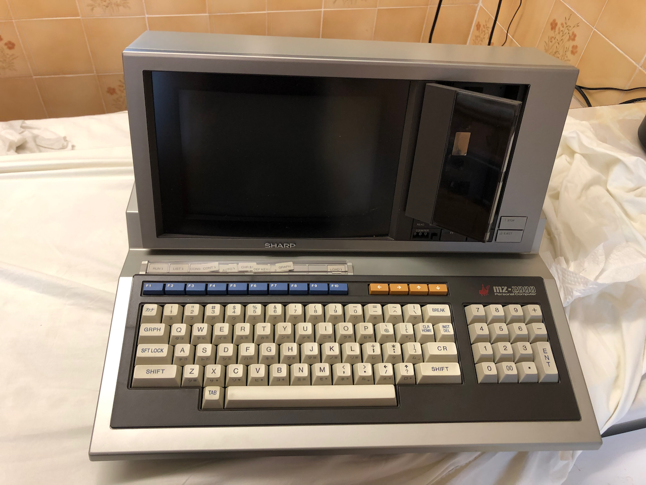 Sharp MZ-2000 Renovation - engineers@work