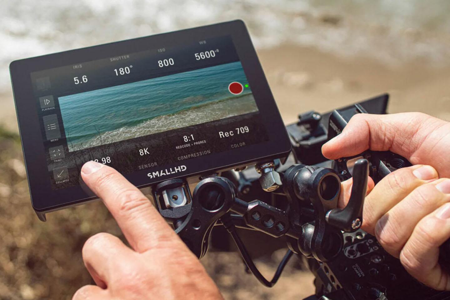 RED KOMODO 6K+SmallHD Indie 7+CR-EF-EOSR｜撮影機材レンタルからEDIT