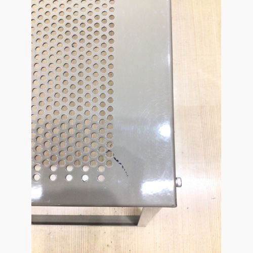 bush de BRUNT (ブラント) アウトドアテーブル タンカラー REALIST