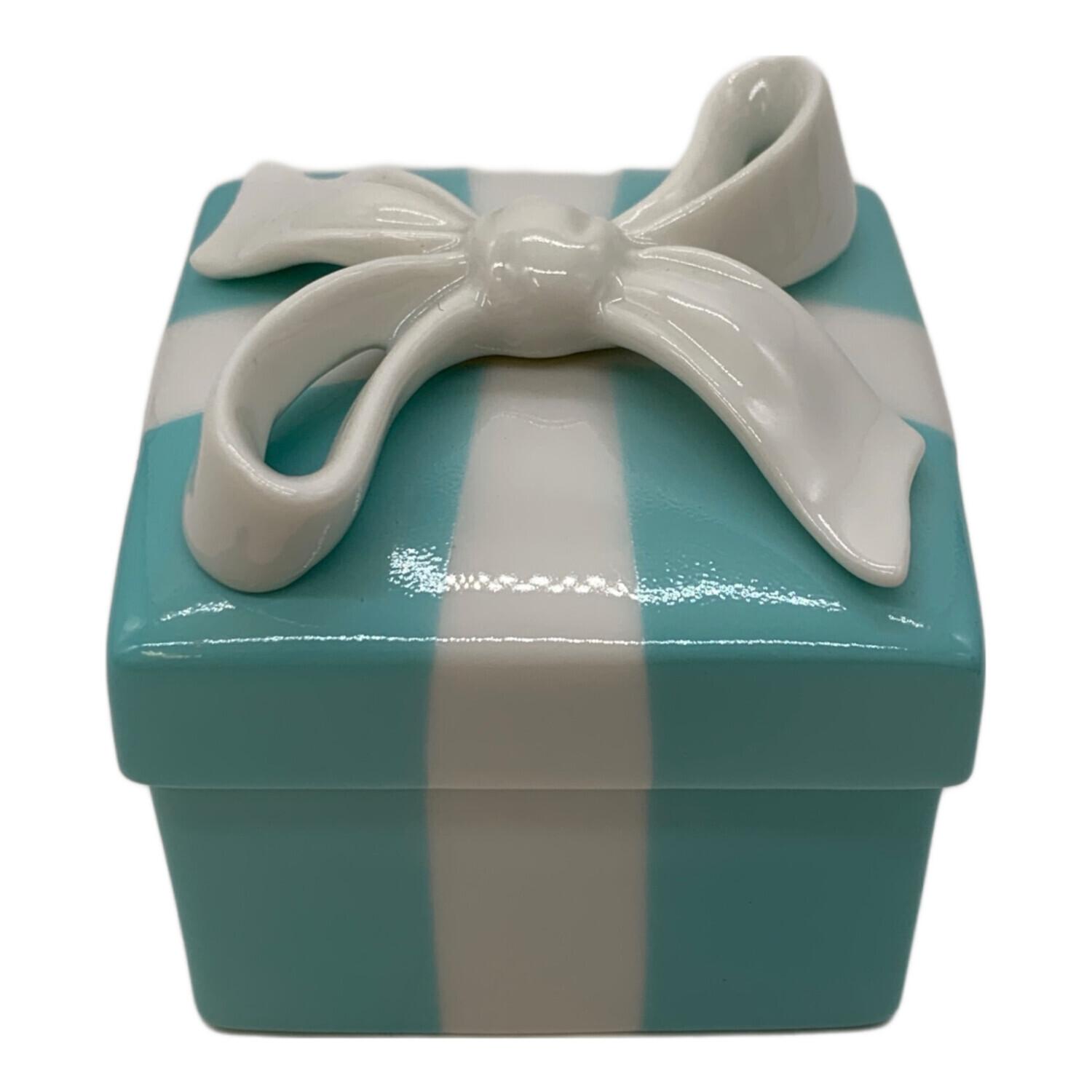 TIFFANY & Co. (ティファニー) ミニブルーボウボックス｜トレファクONLINE