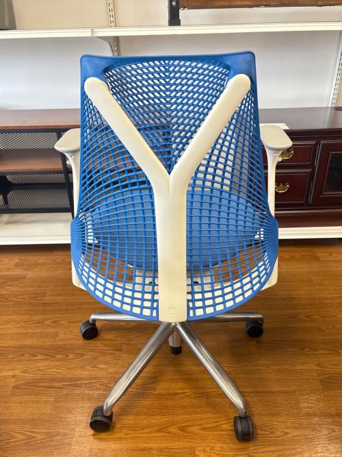 Herman Miller (ハーマンミラー) セイルチェア ブルー×ホワイト 132