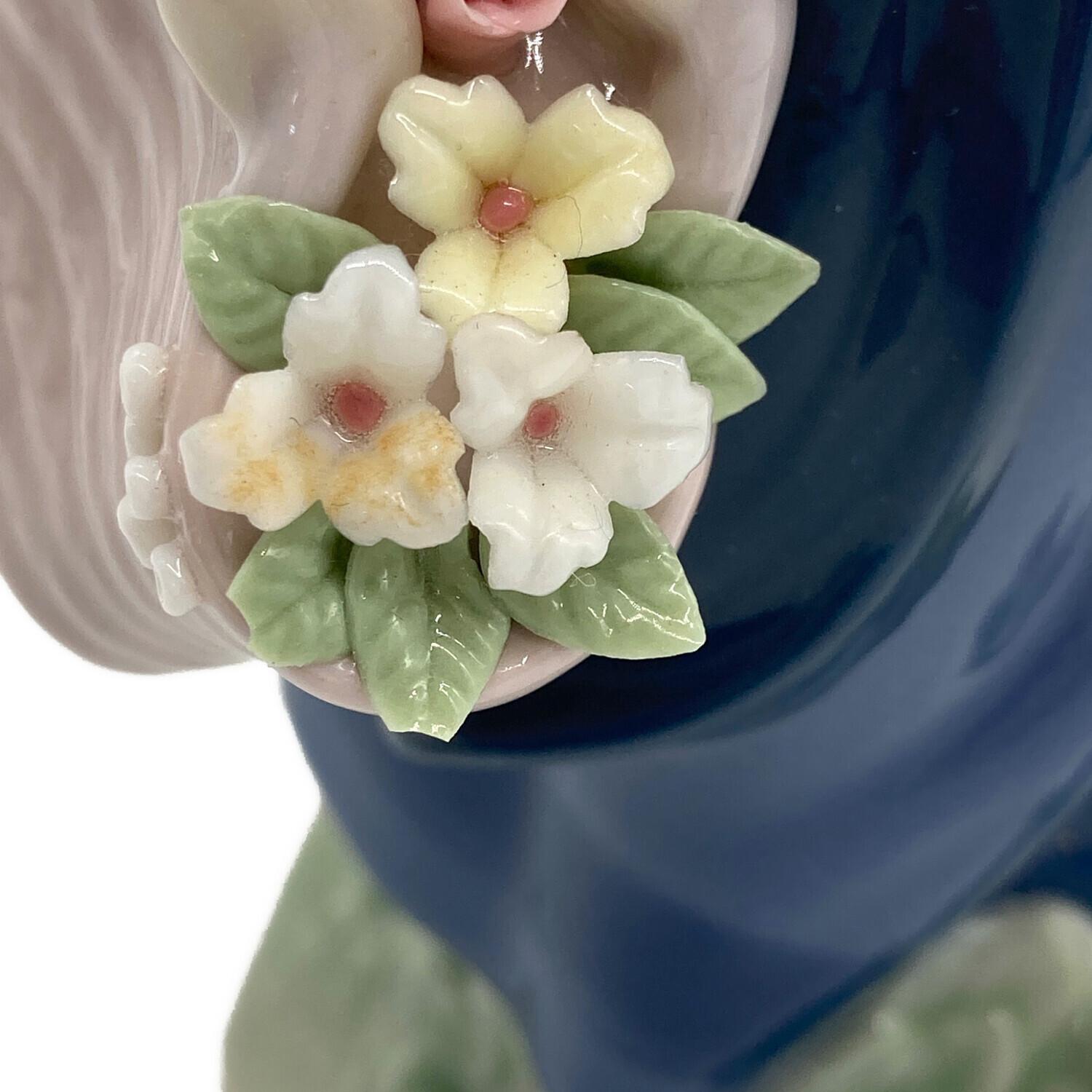 LLADRO (リヤドロ) フィギュリン きれいな花ばかり｜トレファクONLINE